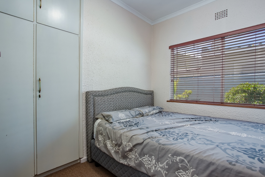 5 Bedroom Property for Sale in Uitsig Western Cape